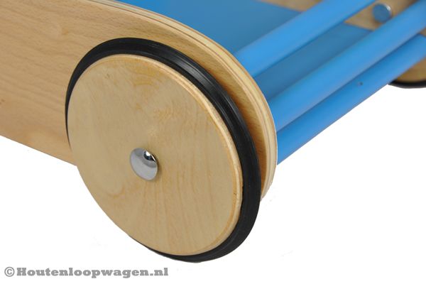 Rubberen wieltjes dus geschikt voor binnen.
